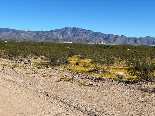 4233 W Mayan Drive, Golden Valley, AZ 86413