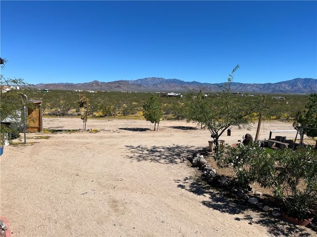 4233 W Mayan Drive, Golden Valley, AZ 86413