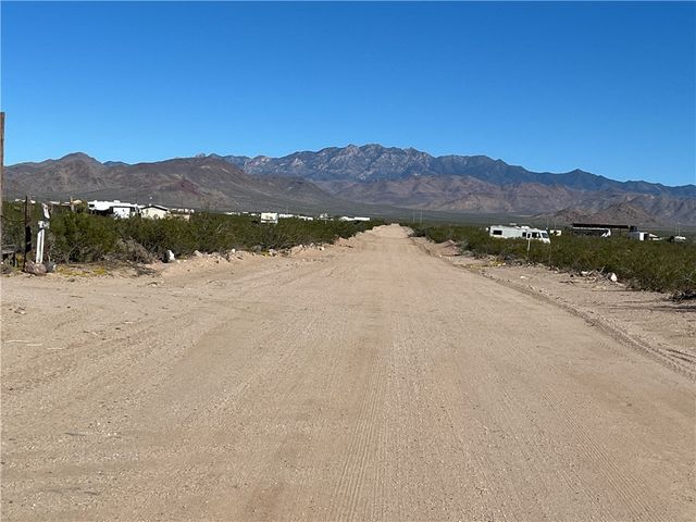 4233 W Mayan Drive, Golden Valley, AZ 86413