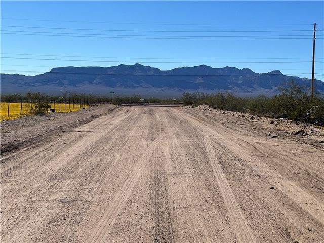 4233 W Mayan Drive, Golden Valley, AZ 86413