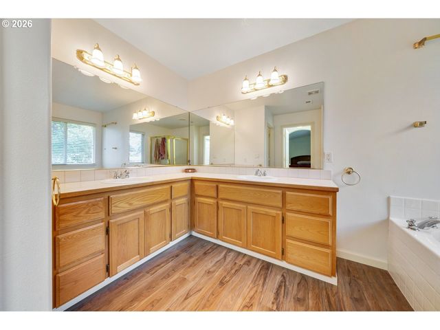 10905 Ne 36TH Ct, Vancouver, WA 98686