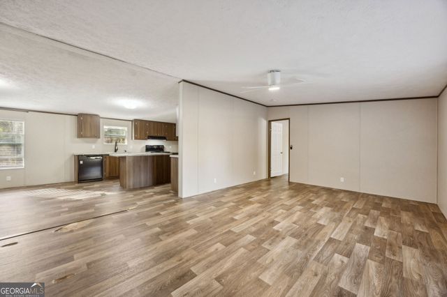 841 W 3rd Street, Woodbine, GA 31569