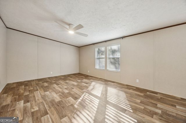 841 W 3rd Street, Woodbine, GA 31569