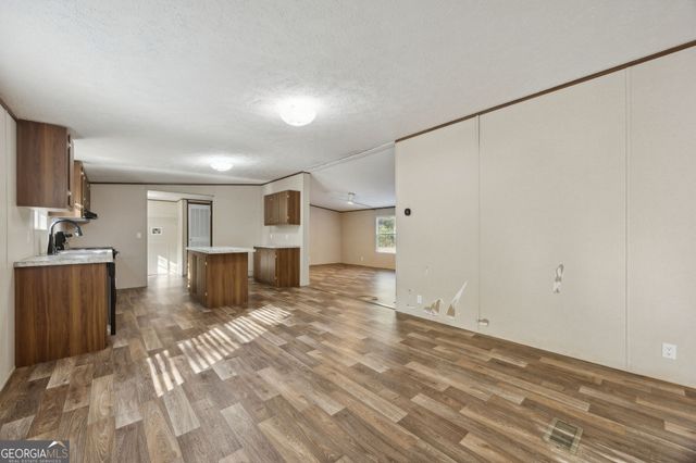 841 W 3rd Street, Woodbine, GA 31569