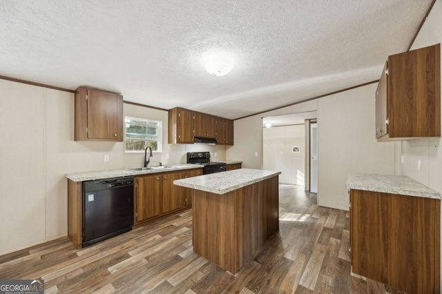 841 W 3rd Street, Woodbine, GA 31569