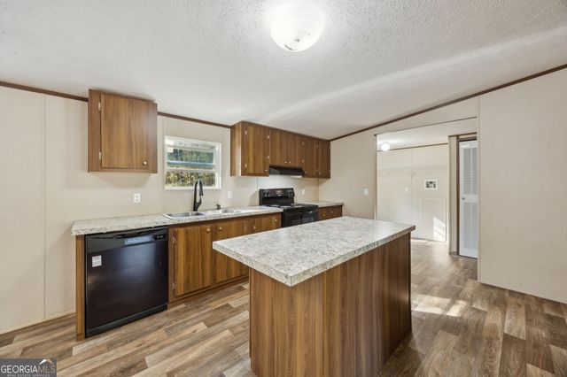 841 W 3rd Street, Woodbine, GA 31569