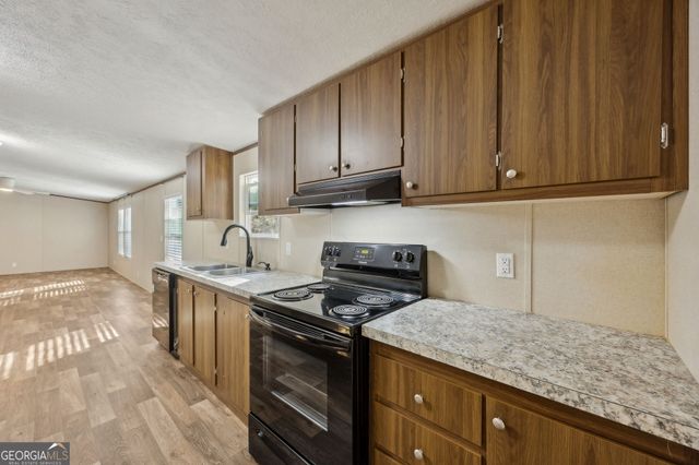 841 W 3rd Street, Woodbine, GA 31569