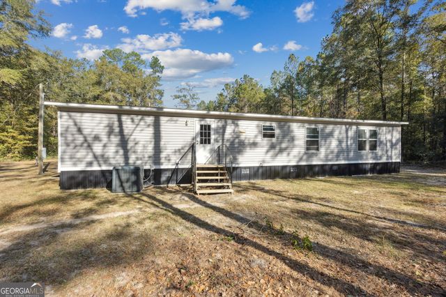 841 W 3rd Street, Woodbine, GA 31569