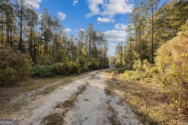 841 W 3rd Street, Woodbine, GA 31569