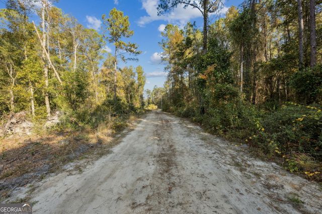 841 W 3rd Street, Woodbine, GA 31569