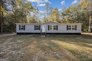 841 W 3rd Street, Woodbine, GA 31569