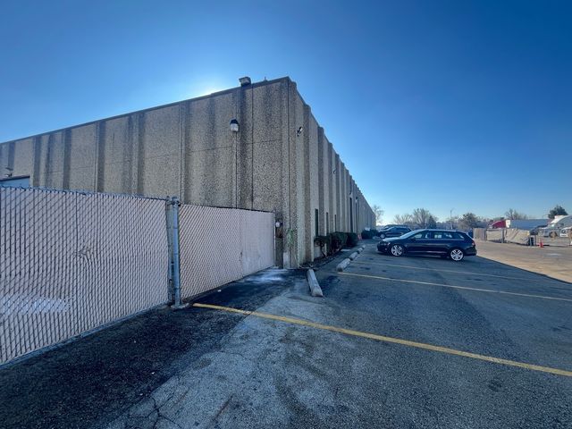 1318 Marquette Drive 8, Romeoville, IL 60446