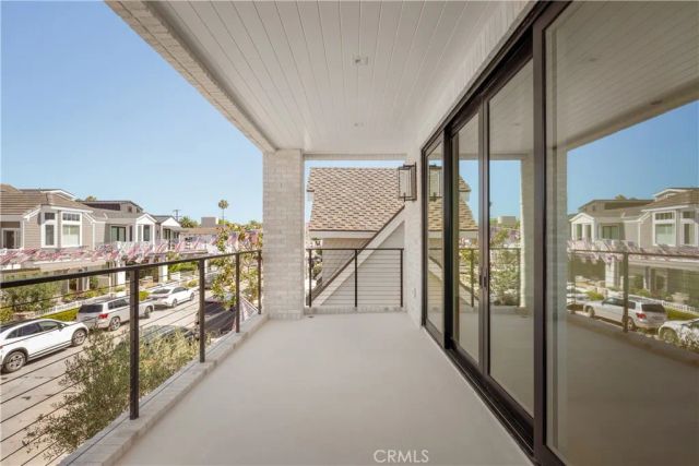225 Diamond, Newport Beach, CA 92662