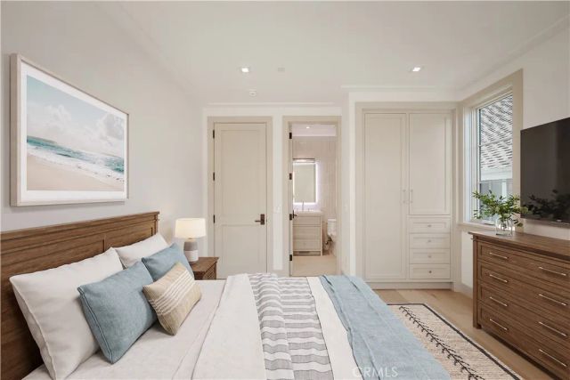 225 Diamond, Newport Beach, CA 92662