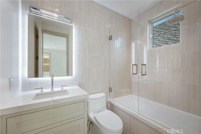 225 Diamond, Newport Beach, CA 92662