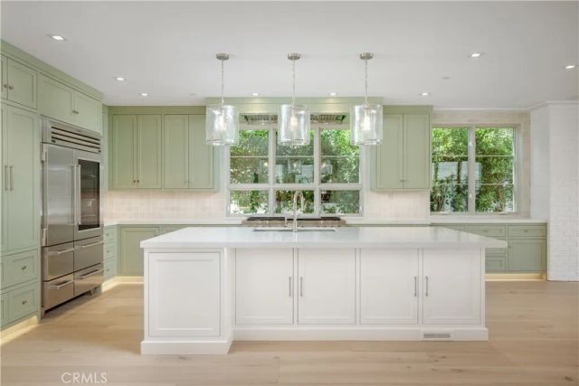 225 Diamond, Newport Beach, CA 92662