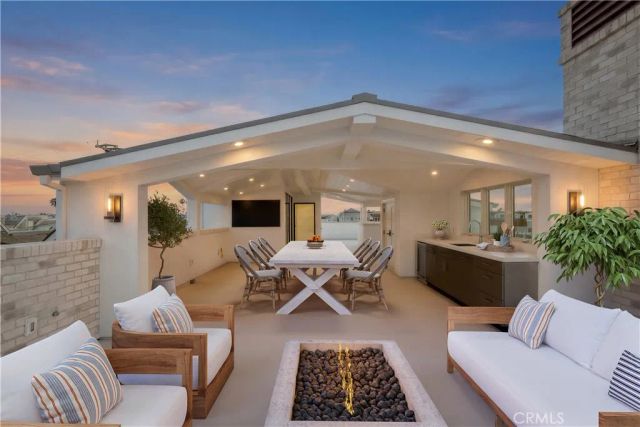 225 Diamond, Newport Beach, CA 92662