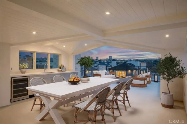 225 Diamond, Newport Beach, CA 92662