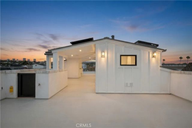 225 Diamond, Newport Beach, CA 92662