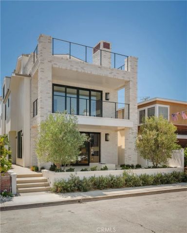 225 Diamond, Newport Beach, CA 92662