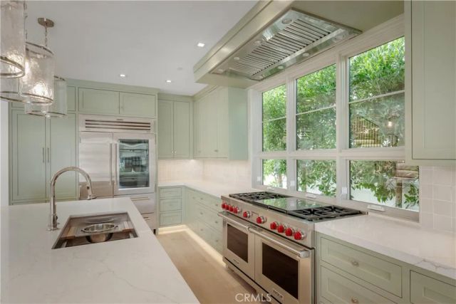 225 Diamond, Newport Beach, CA 92662