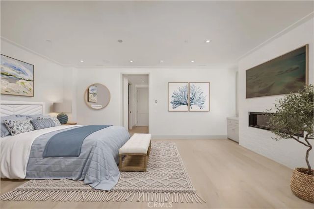 225 Diamond, Newport Beach, CA 92662