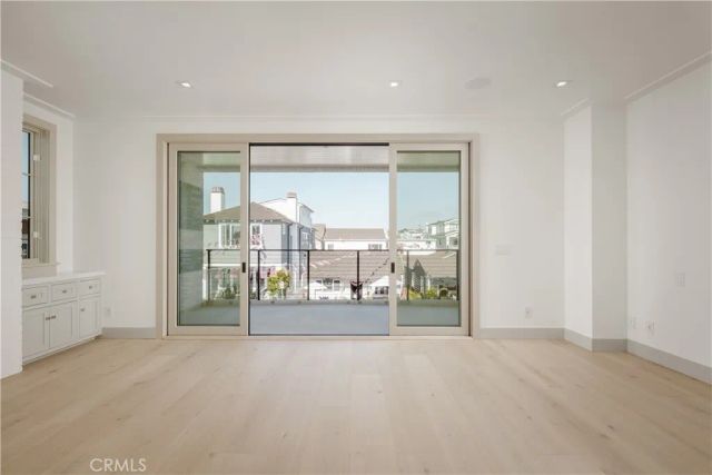 225 Diamond, Newport Beach, CA 92662
