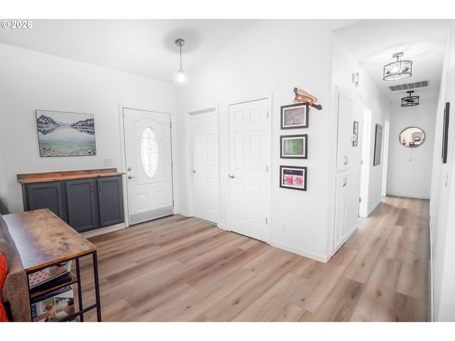 2246 DALE Ave, Eugene, OR 97408