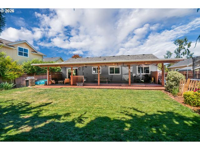 2246 DALE Ave, Eugene, OR 97408