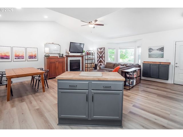 2246 DALE Ave, Eugene, OR 97408