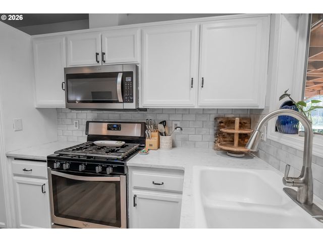 2246 DALE Ave, Eugene, OR 97408