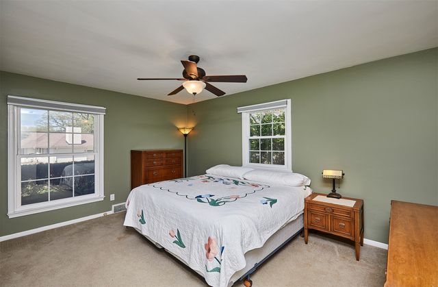 1521 70th Street, Windsor Heights, IA 50324
