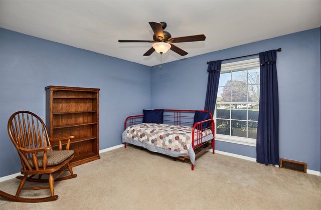 1521 70th Street, Windsor Heights, IA 50324