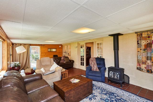 1521 70th Street, Windsor Heights, IA 50324