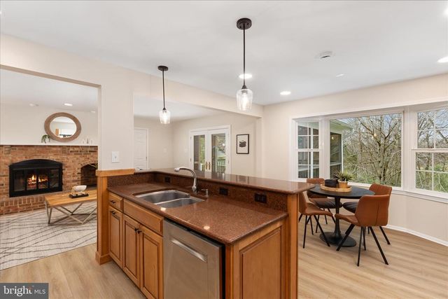 9910 CHASE HILL CT, Vienna, VA 22182