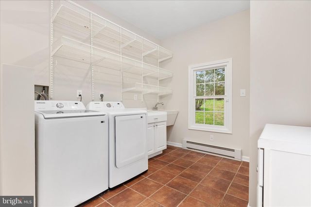 9910 CHASE HILL CT, Vienna, VA 22182