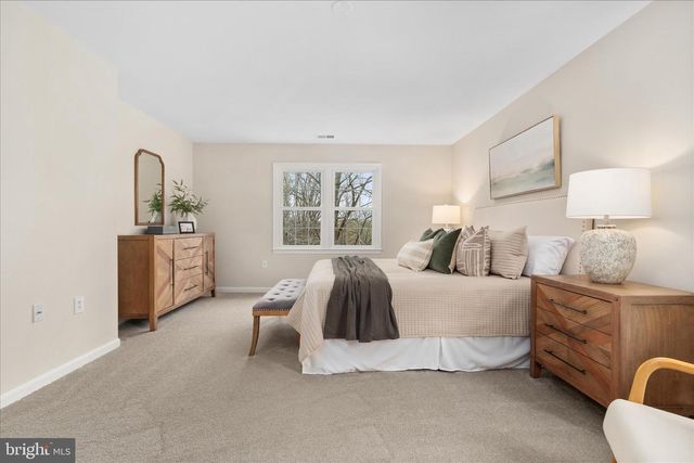 9910 CHASE HILL CT, Vienna, VA 22182