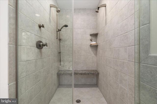 9910 CHASE HILL CT, Vienna, VA 22182