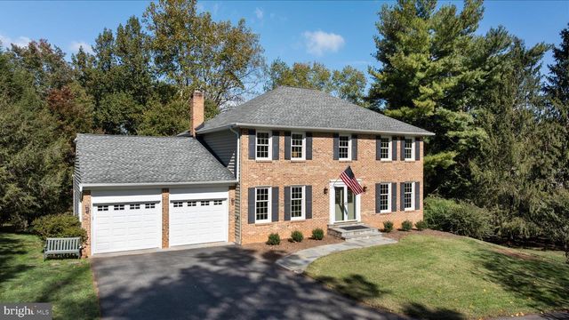 9910 CHASE HILL CT, Vienna, VA 22182