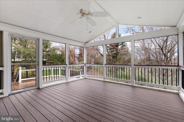 9910 CHASE HILL CT, Vienna, VA 22182