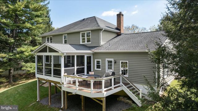 9910 CHASE HILL CT, Vienna, VA 22182