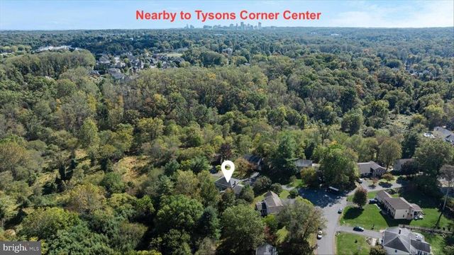 9910 CHASE HILL CT, Vienna, VA 22182