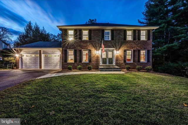 9910 CHASE HILL CT, Vienna, VA 22182