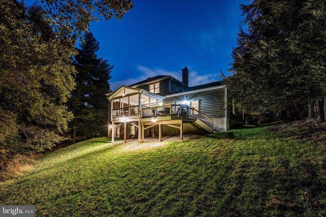 9910 CHASE HILL CT, Vienna, VA 22182