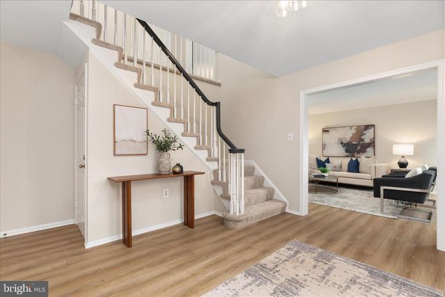 9910 CHASE HILL CT, Vienna, VA 22182