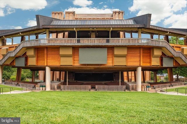 9910 CHASE HILL CT, Vienna, VA 22182