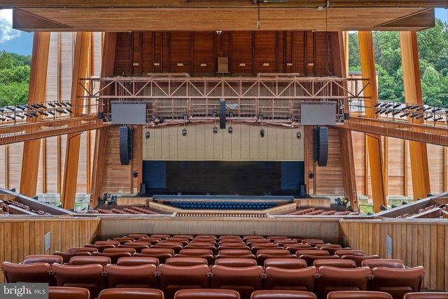 9910 CHASE HILL CT, Vienna, VA 22182