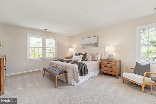 9910 CHASE HILL CT, Vienna, VA 22182