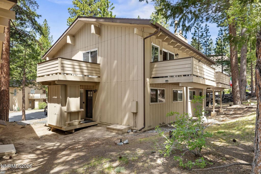 Image 15 of property listing at 321 Ski Way 221, Incline Village, NV 89451
