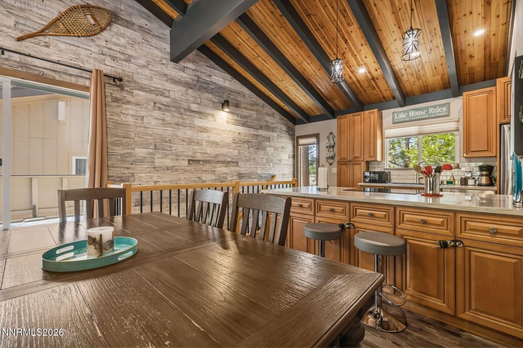 Image 3 of property listing at 321 Ski Way 221, Incline Village, NV 89451